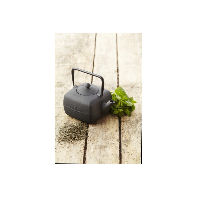 THEIERE CARREE EN FONTE AVEC FILTRE NOIR 1L