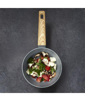 CASSEROLE ALU FORGE MANCHE EFFET BOIS 18CM