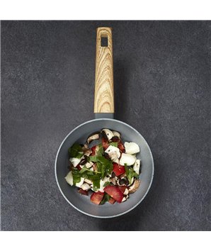 CASSEROLE ALU FORGE MANCHE EFFET BOIS 18CM